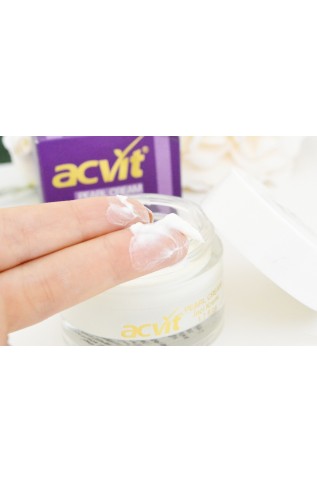 كريم آكفيت لتفتيح البشرة